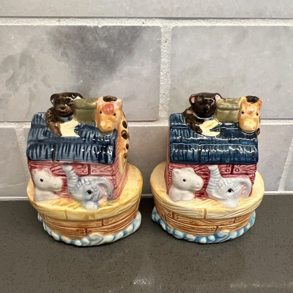 Vintage Noah's Ark Animals On Boat Ceramic Salt And Pepper Shaker Kitchen Decor